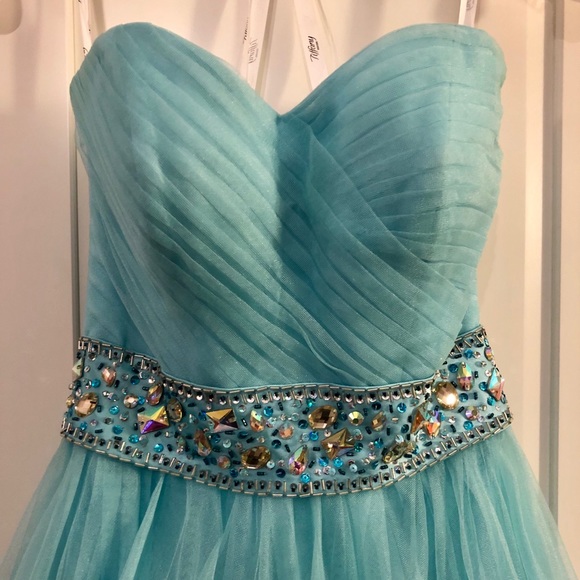 Tiffany Dress - Picture 4 of 8
